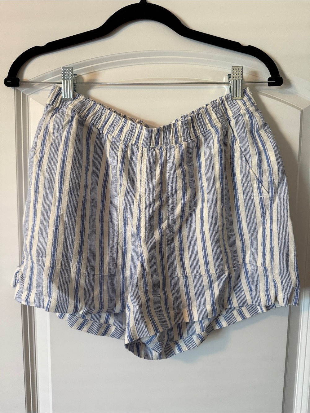 Universal Thread Womens Mid Rise Linen Pull on shorts
